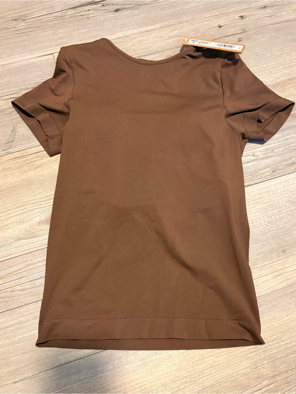 SKIMS Kim Kardashian seamless molded cup shirt XS new with tags